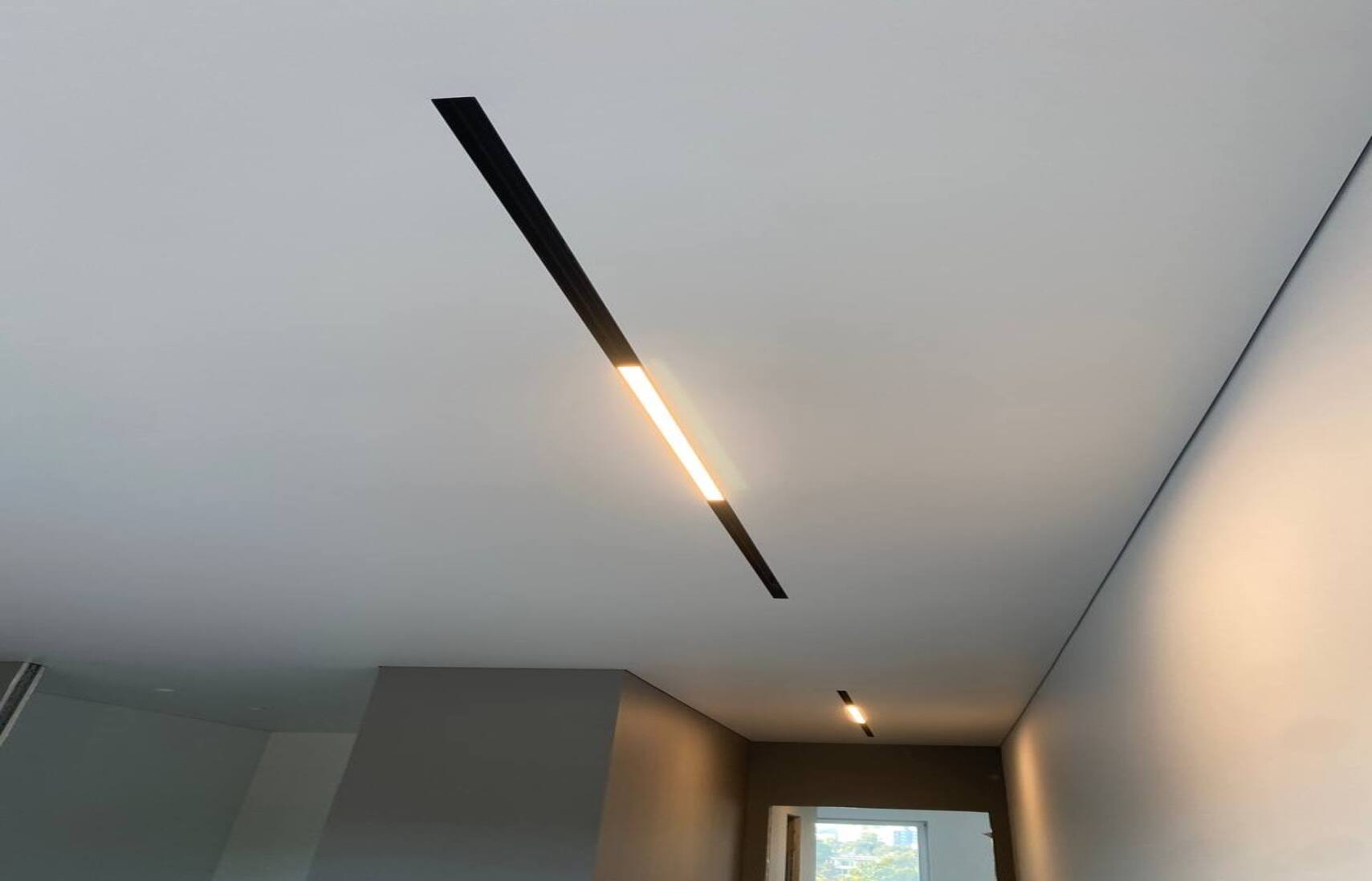 Šviesos linijos - Įtempiamos lubos